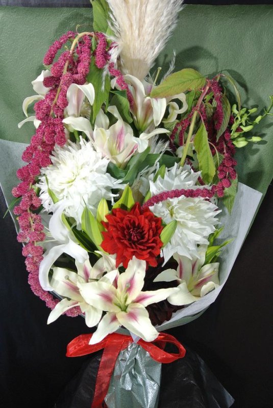 画像1: 花お任せ　スタンダード花束【予算8000円】 (1)