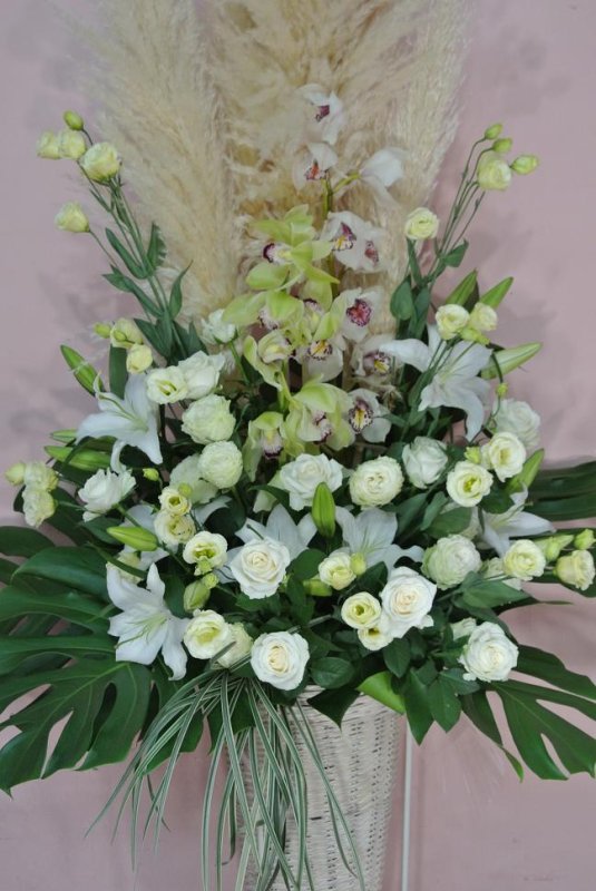 画像1: スタンド花　お任せ　1段　【予算　20000円】 (1)
