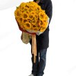 画像2: 沖縄でプロポーズに贈る　ヒマワリ108本の花束【税込み59400円】 (2)