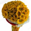 画像3: 沖縄でプロポーズに贈る　ヒマワリ108本の花束【税込み59400円】 (3)